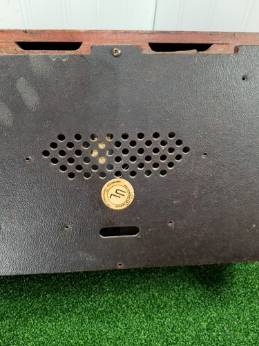 Farnsworth Model ET-066 Tube Radio still works - Picture 9 of 12