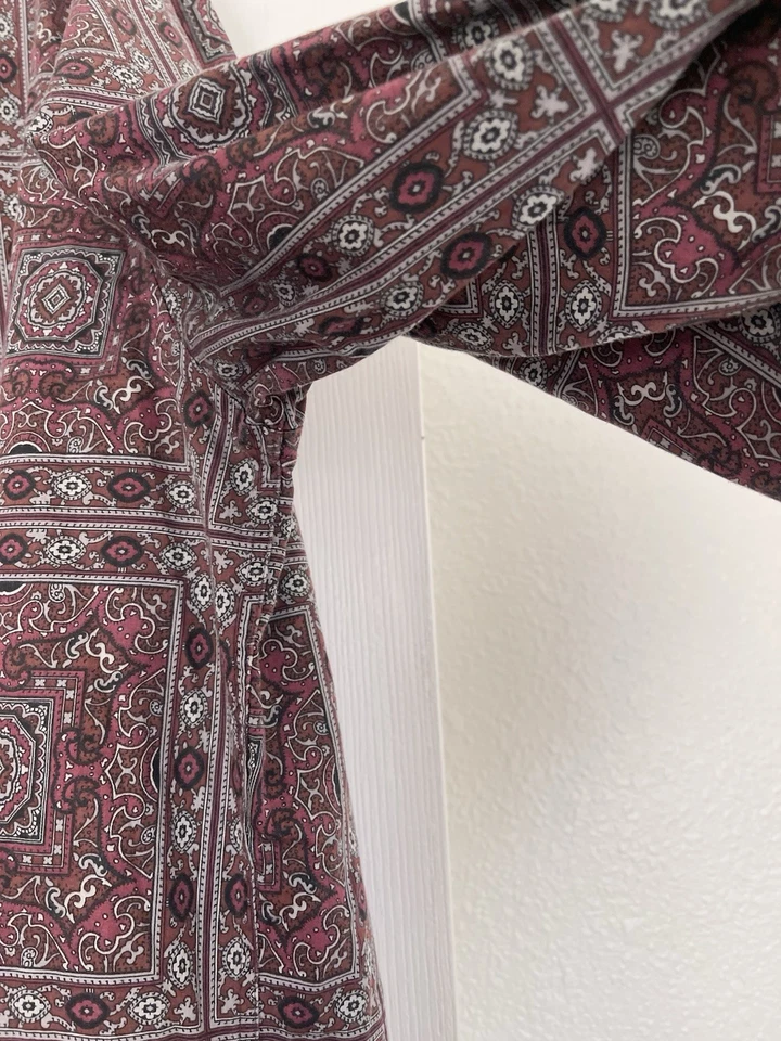 Perry Ellis Men's Long Sleeve Shirt Size XL. Paisley Print Burgundy/Gray/Black - Image 4 of 4