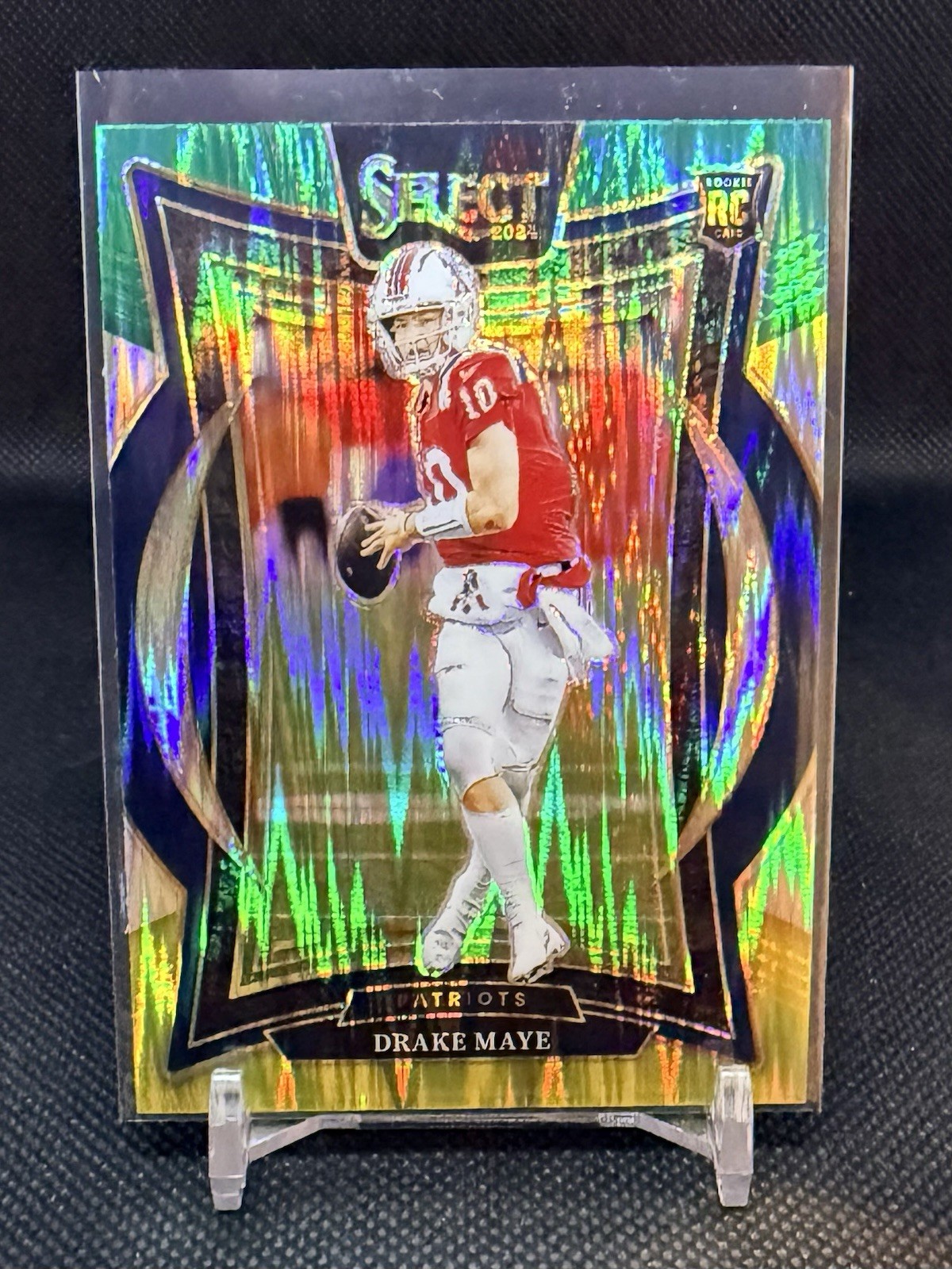 2024 Panini Select - Concourse Drake Maye #27 Green & Yellow Shock Prizm (RC)