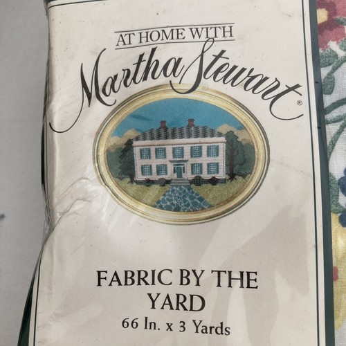 VTG Martha Stewart Fabric Floral Percale New Old Stock 107” X 66” - Picture 4 of 7