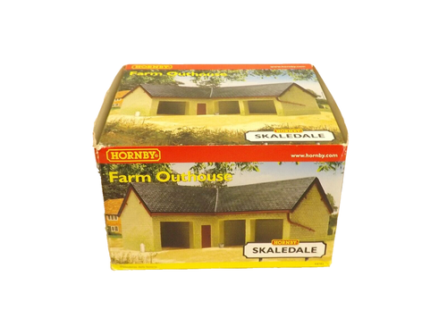Hornby R8783 Farm Outhouse (OO Gauge) Boxed - Picture 4 of 4