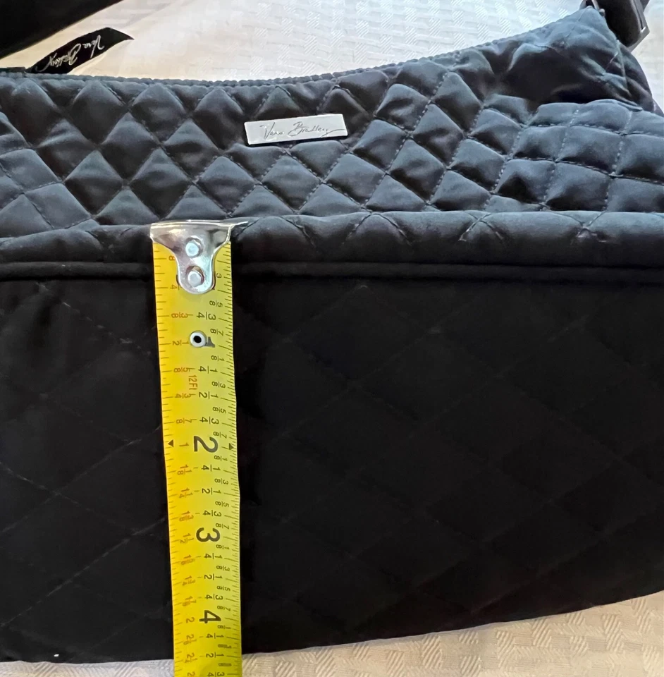 Cartera Vera Bradley negra de microfibra y charol. Foto 4 de 4