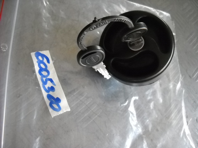 60053.20 TAPPO SERBATOIO ACQUA CAMPER E CARAVAN UNIVERSALE COLORE NERO