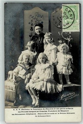 10638611 - Madame la Comtesse de Fiandre and children postcard nobility Belgium