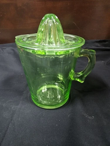 Depression Glass Reamer Juicer Green Vaseline Uranium, Large 4 Cup Capacity