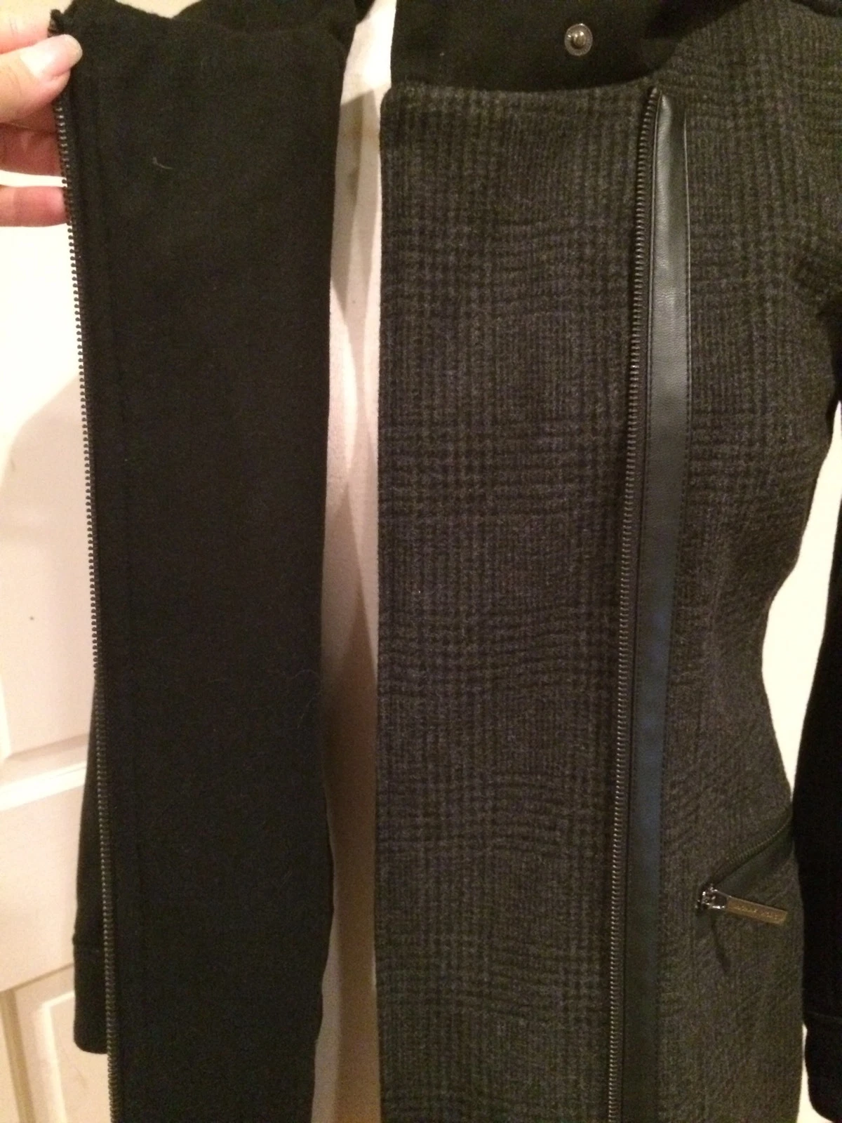 Cappotto asimmetrico Michael Kors zip misto lana trench cappuccio nero grigio 2P nuovo con etichette $360