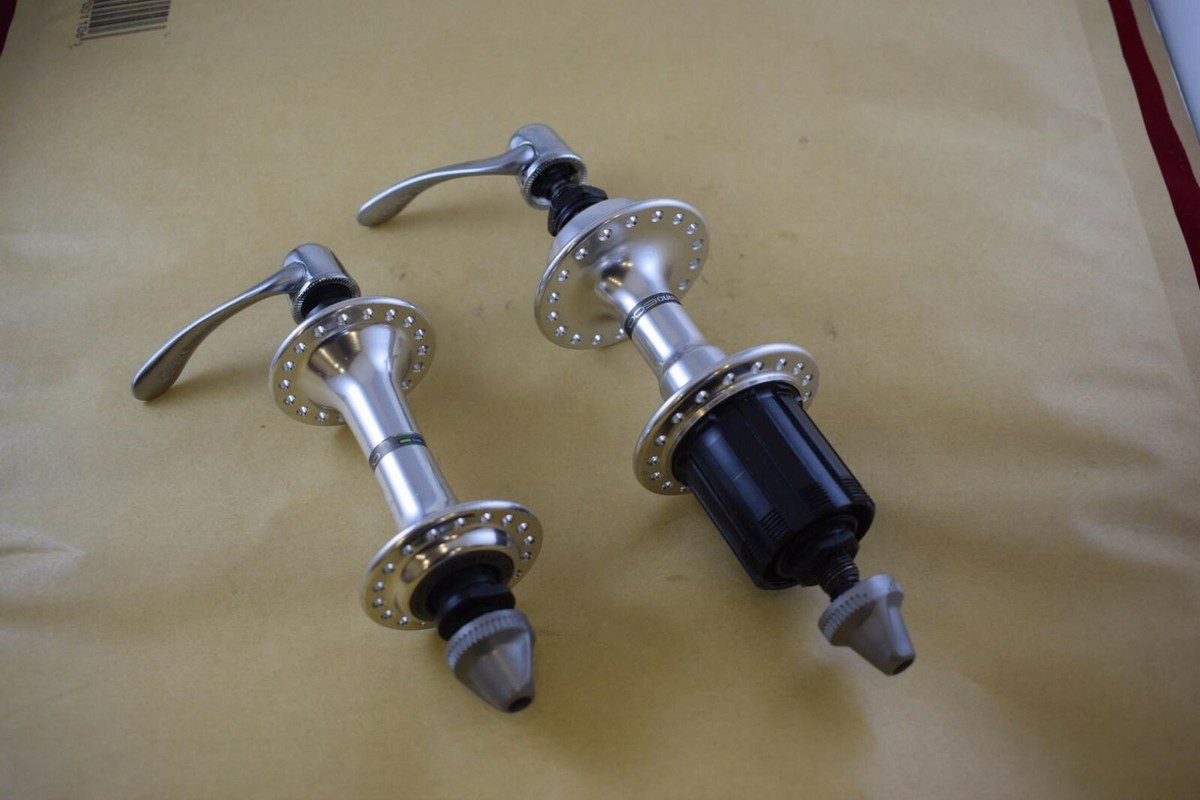 Shimano 600 Ultegra HB FH-6402 hub set 8 speed 36 hole 130mm Shimano 600 Ultegra HB FH-6402 hub set 8 speed 36 hole 130mm