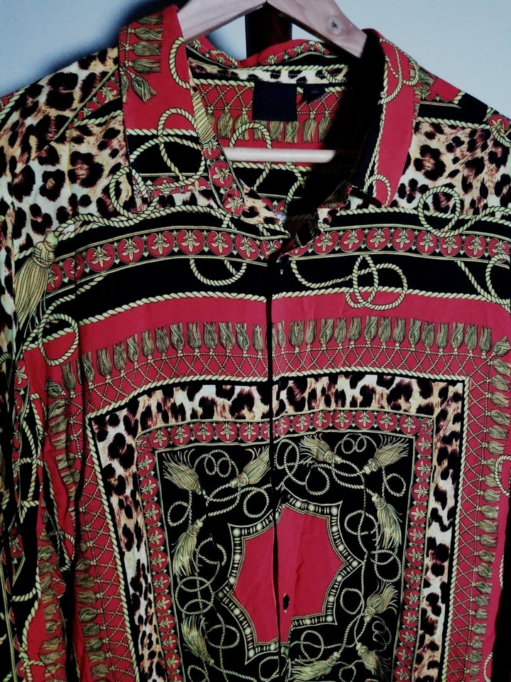 Camisa de viscosa barroca brocada guepardo negra dorada roja de Asos XXL 2XL estilo versace Foto 2 de 4