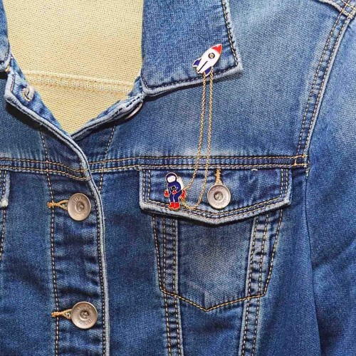 Enamel Pins - Rocketship And Spaceman - Imagen 2 de 2