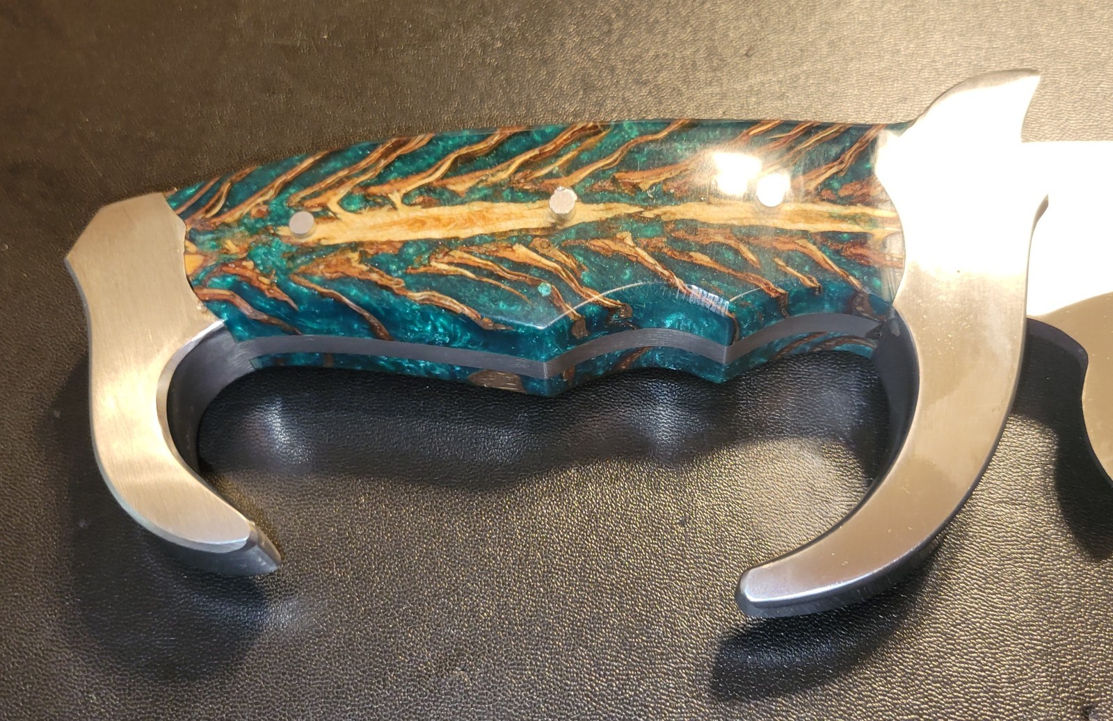 Badass Blades D2 Steel Persian Combat Knife Green Pine Cone Resin Handle- BA779