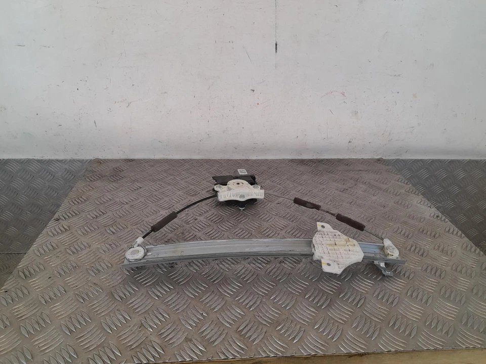 HYUNDAI I20 Mk2 2015-2020 Right Drivers O/S Front Window Regulator 82402C8020 - Image 3 of 4