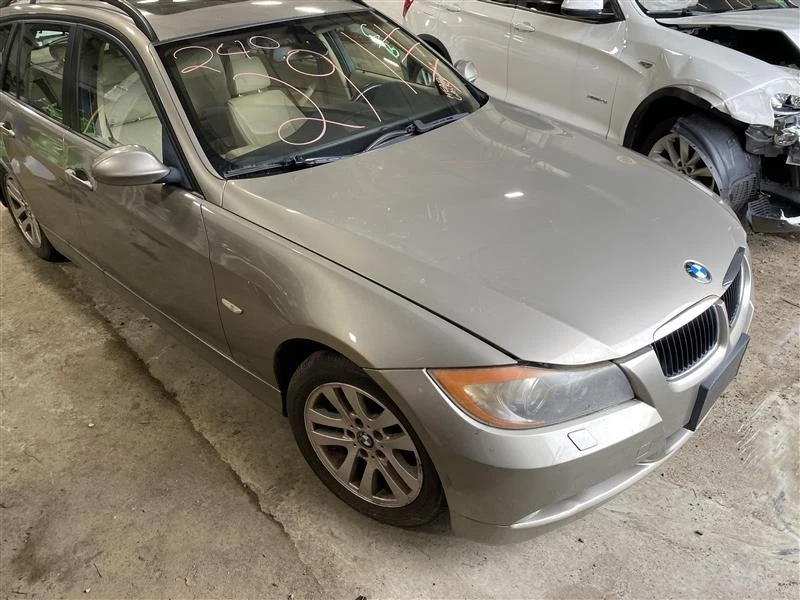 Engine Cover BMW 328i 2007 07 1356040 Foto 3 de 4