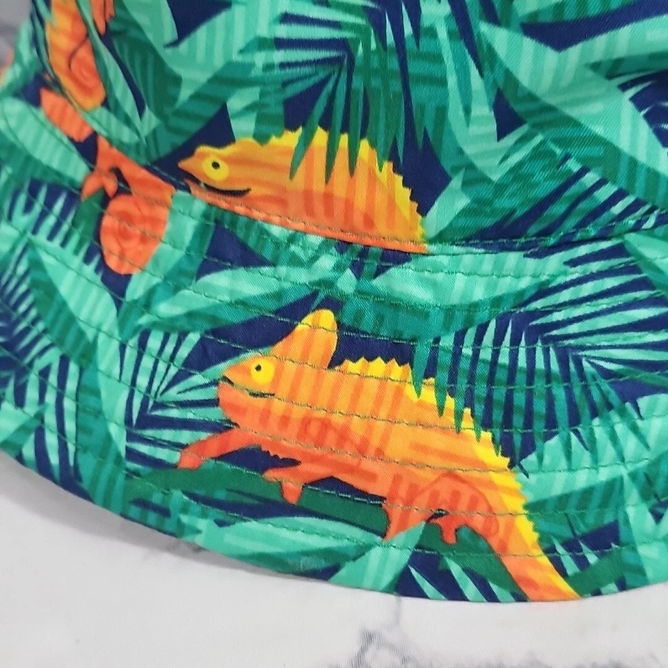  Sombrero de cubo reversible UV Skinz para niños pequeños protección solar lagarto verde camaleón Foto 2 de 4