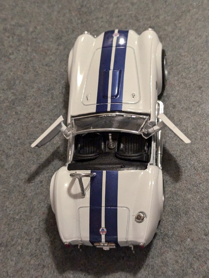 5" Kinsmart 1965 Shelby Cobra 427 S/C Diecast Model Toy Car 1:32 White - Image 4 of 4