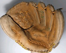 1980s Vintage Toby Harrah Baseball Glove Wilson Autograph Model Texas Rangers