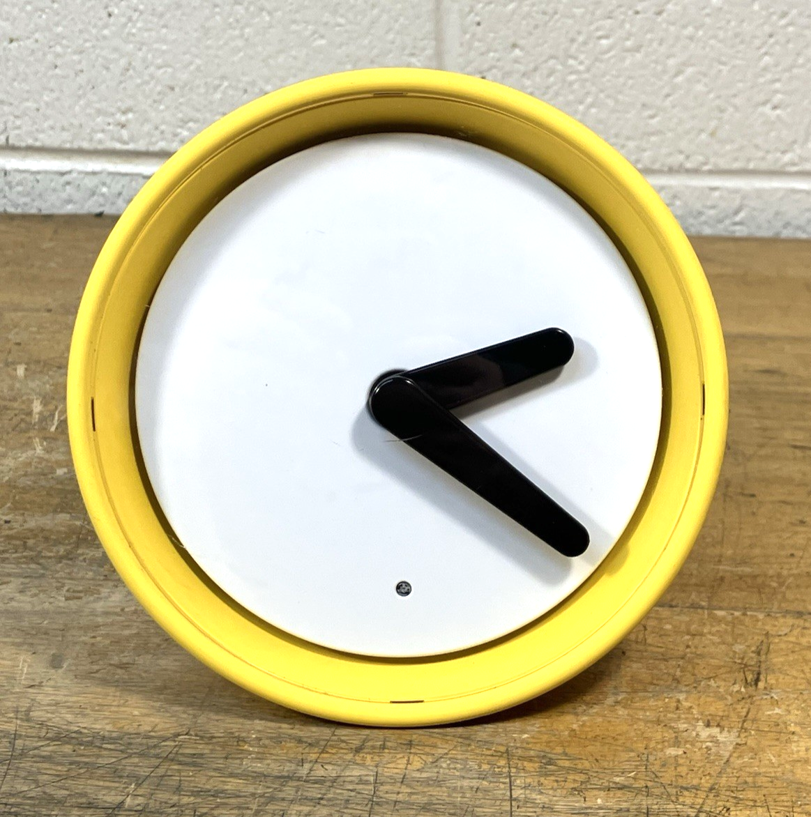 IKEA STOLPA Henrik Preutz Design Yellow Rubber Table Clock Silent