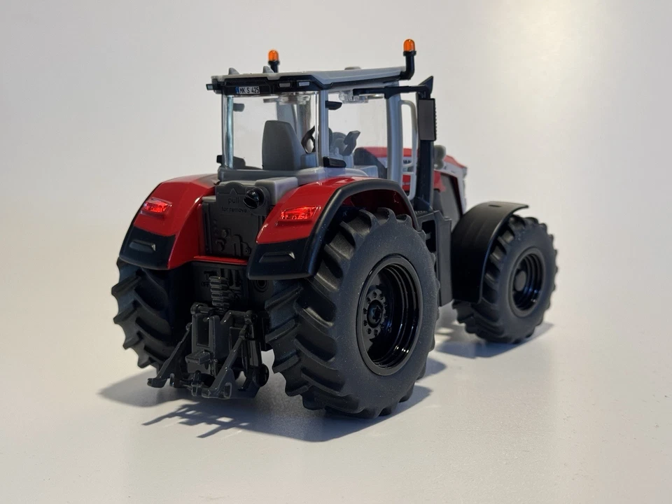 Cerchi verniciati neri per Siku Control 6885 Massey Ferguson 9S - Immagine 4 di 4