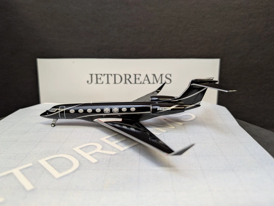 1/200 GULFSTREAM AEROSPACE G650 SCHWARZ MIT SILBERNEN STREIFEN FARBEN N650GJ GEMINI JETS