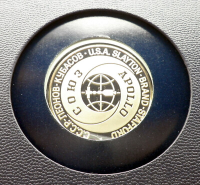 APOLLO-SOYUZ SPACE MISSION 1975 Commemorative Silver Medal 38.5mm