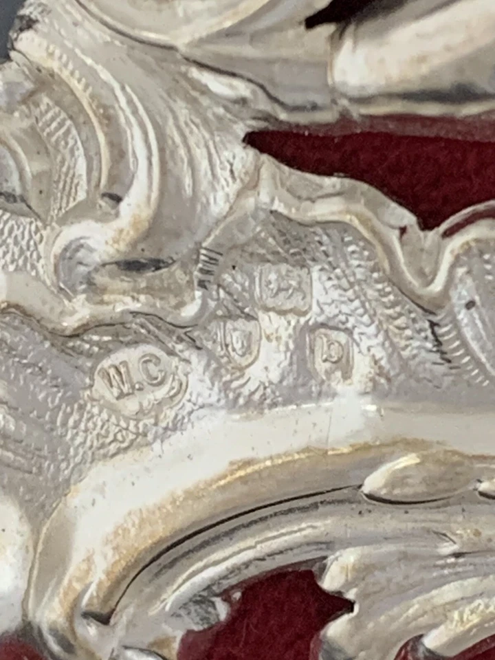 Sterling Silver PHOTOGRAPH FRAME 1901 London WILLIAM COMYNS Antique Silver - Image 4 of 4