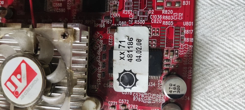 Scheda grafica AGP ATI R96-D3GN 256M DVI VGA - Immagine 3 di 4