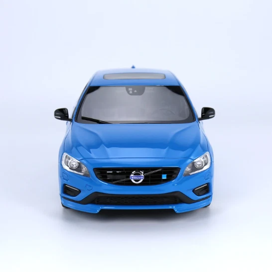 Coche modelo de resina color azul ingeniería Volvo V 60 Polestar 1/18 Foto 3 de 4