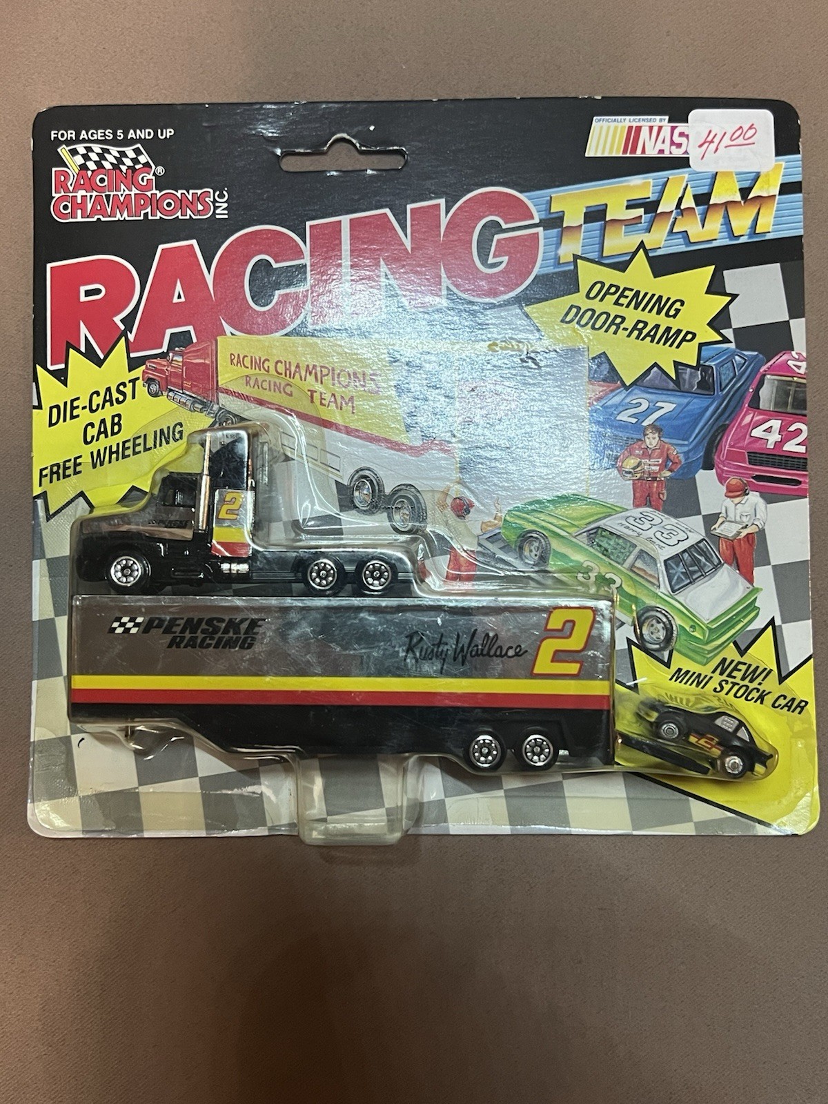 NIP 1992 Racing Champions Micro Team Transporter w/Car #2 Rusty Wallace