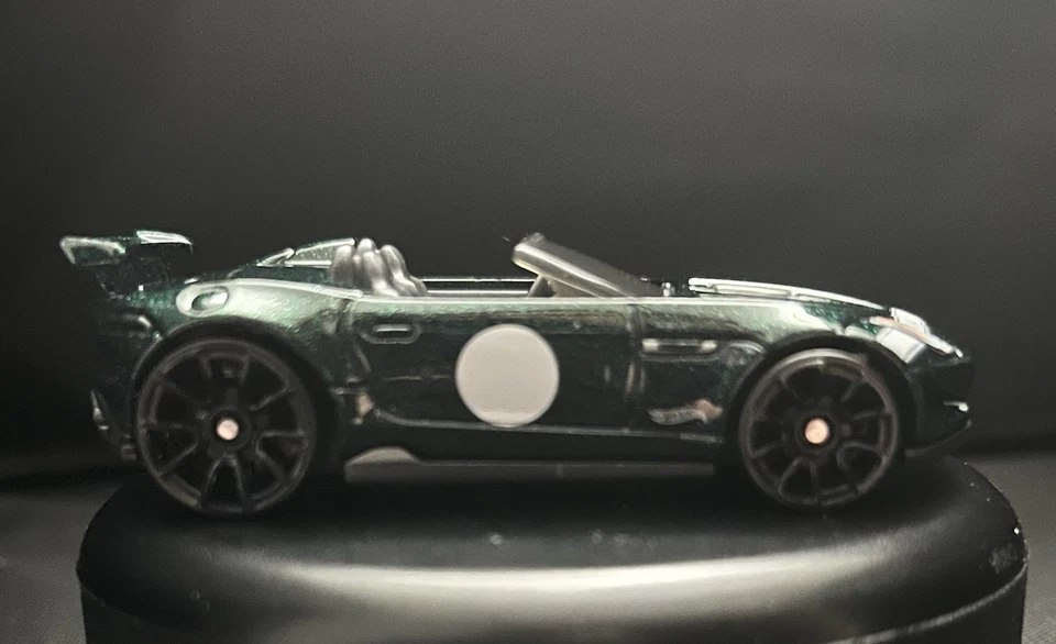 Hot Wheels '15 Jaguar F-Type Project 7 🟢 Diecast 1:64 Modelo de coche de juguete HW Exotics Foto 4 de 4