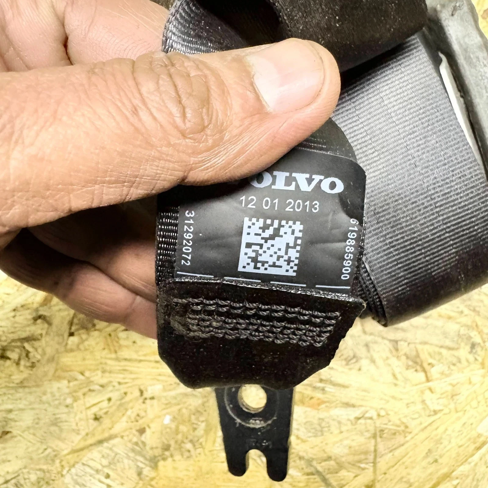Volvo V40 seat belt part number label 31292072 619885900