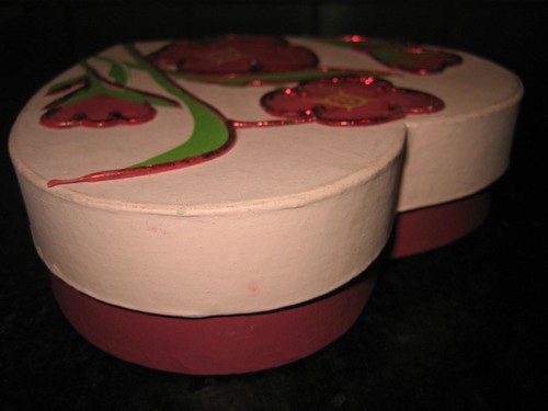 Marcel Schurman Embellished Red Poppy Heart Candy Box. 6.5" X 6" - Picture 4 of 10