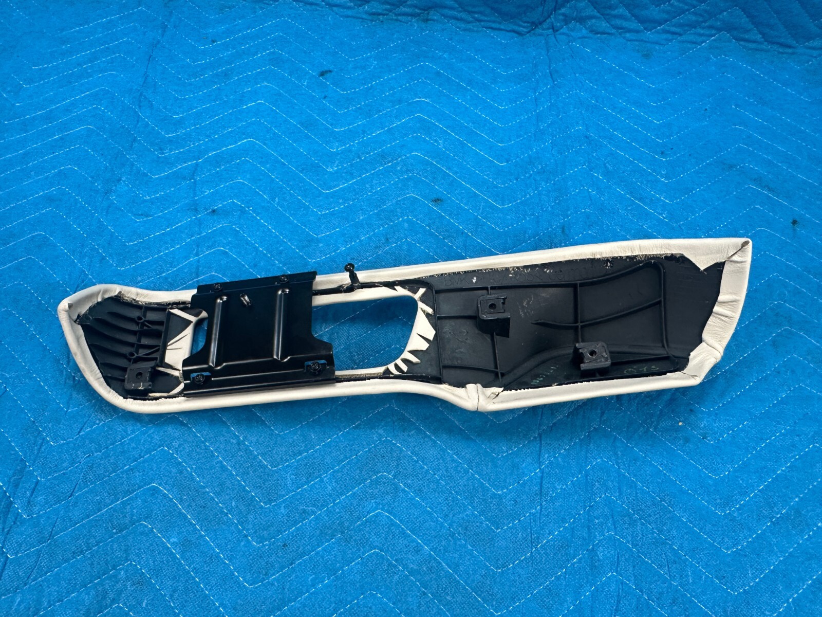 Bentley Flying Spur Rear Seat Switch Trim Panel Passenger's Side Ivory 06-12 OEM