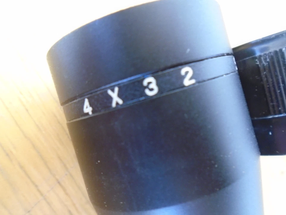 SIMMONS Pro Hunter Model 1022 4 x 32 Rifle Scope ~ Duplex Ret. + End Caps - Image 4 of 4