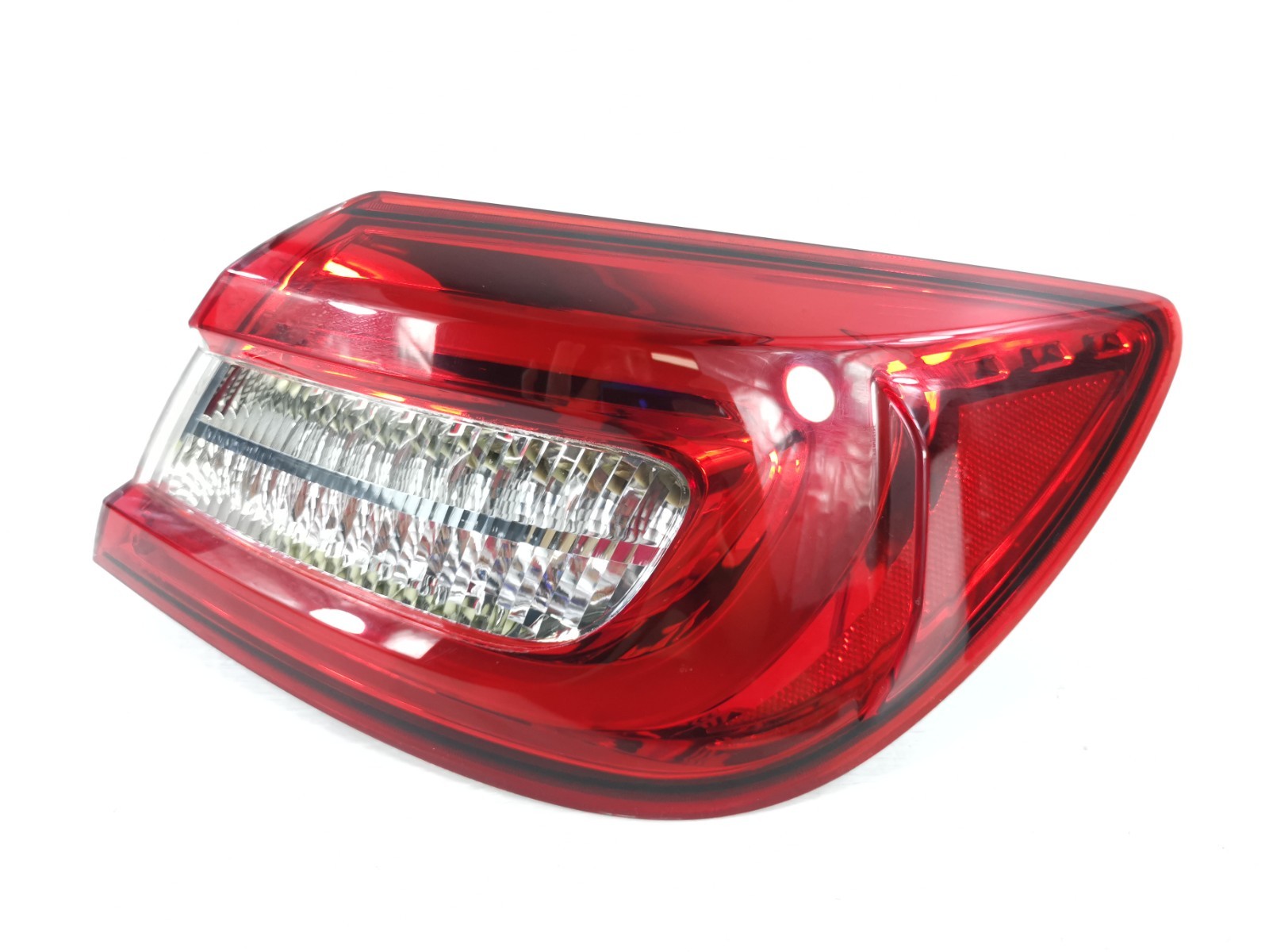 Maserati Quattroporte S Q4 3.0L AWD 2015 Rear Right Side Outer Tail Light Lamp