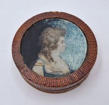 Boîte ronde en bois vernie de style fin XVIII portrait miniature peint à la main