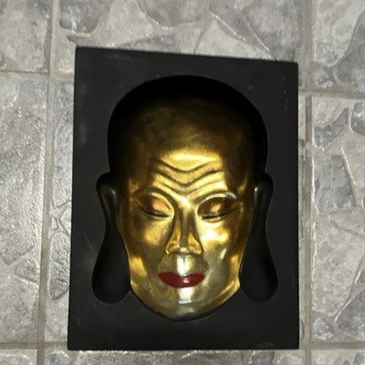 VYG 3D Buddha face wall plaque, hollow-face'' or inverted illusion