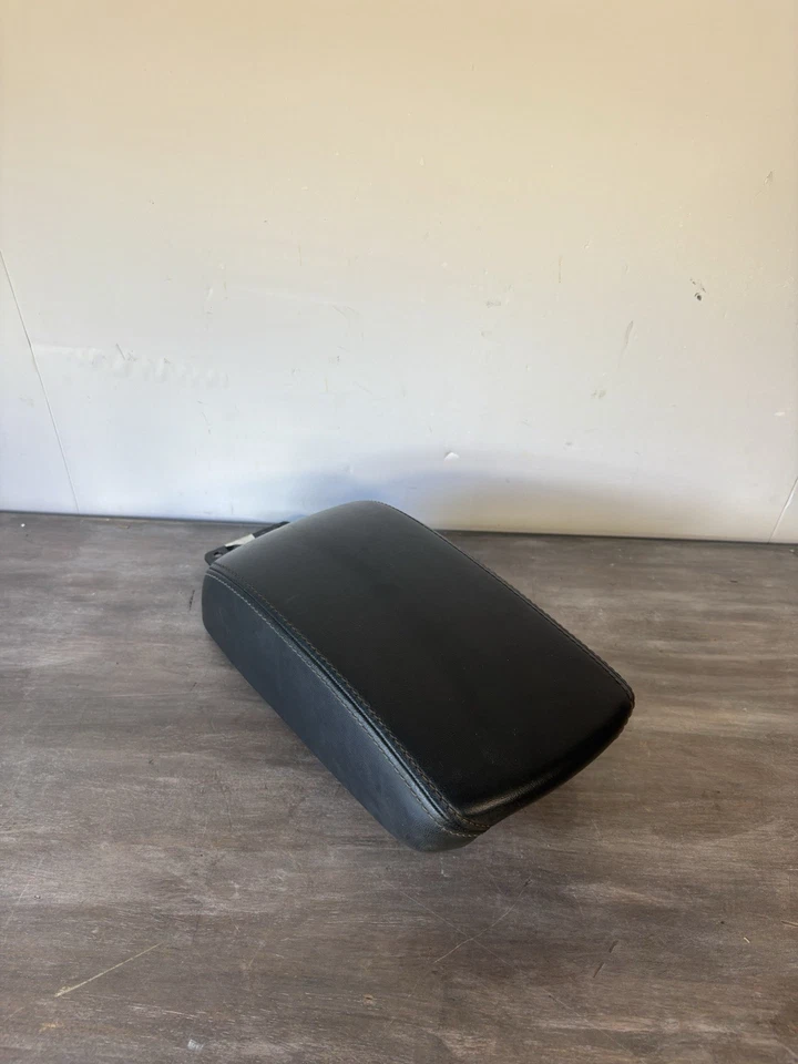 2017-2021 JEEP COMPASS FRONT CENTER CONSOLE ARMREST LID COVER LEATHER BLACK OEM - Image 2 of 4