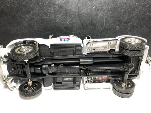 JADA Showroom Route 66 1953 Chevy Tow Truck - 1:24 - Picture 13 of 14