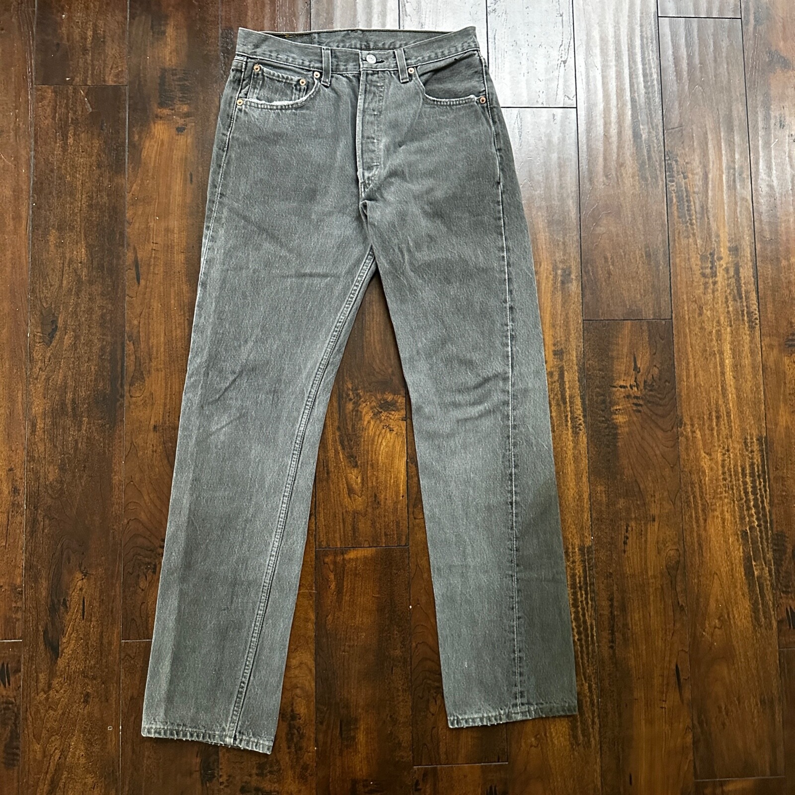 VTG 90s Levis 501 Button Fly 33x34 USA Tag Jeans Straight Wash