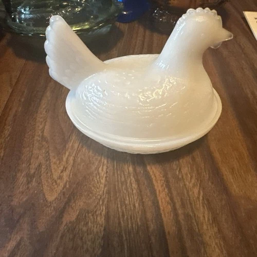 Vintage White Milk Glass Hen On A Nest Often Used As A Covered Trinket Dish.