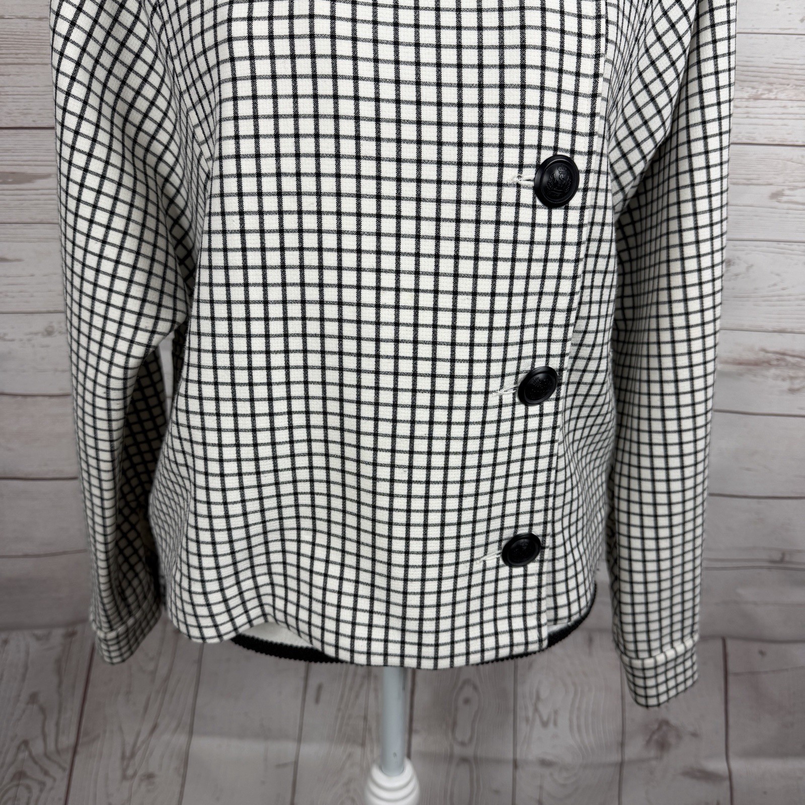 CAbi #3173 Osaka Nights Windowpane Jacket Sz Medium White Black Crested Buttons