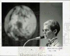 1990 Press Photo Barbara Webster Declares Charlotte-Mecklenburg County Earth Day