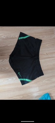 Nike Damen Dri-Fit Leichtathletik Shorts ungefüttert schwarz/grün gestreift Größe Medium