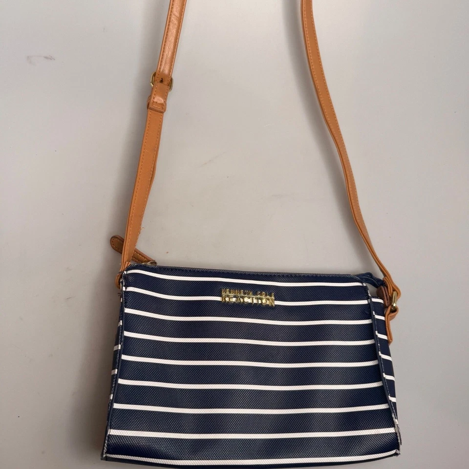 Bolso Bandolera Kenneth Cole Reaction Cuero Vegano Azul Marino/Blanco Rayas Cartera- Foto 4 de 4