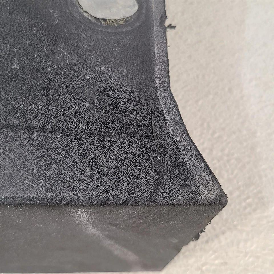 05-07 Corvette C6 admisión delantera conducto de aire protector contra salpicaduras 10381295 Aa7387 Foto 4 de 4