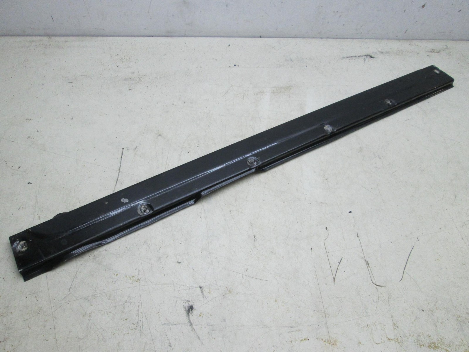 Rolls Royce Silver Shadow T1 65-80 right rear inner door panel mount (USED)