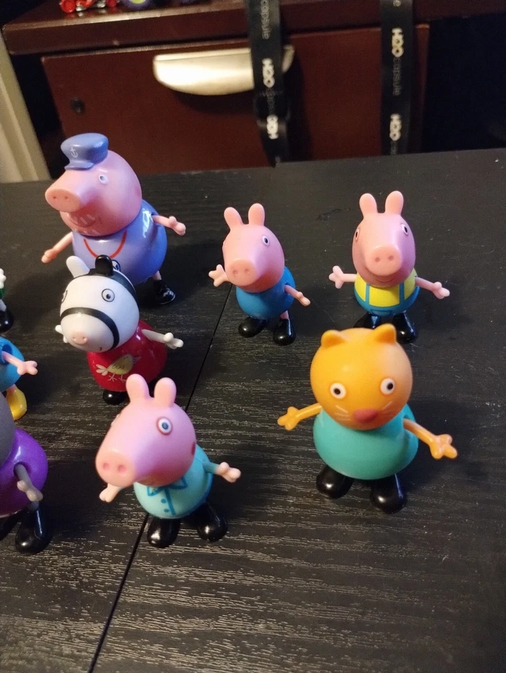 Lote de 15 estatuillas de Peppa Pig y amigos juguetes mini figura adornos para pasteles Foto 2 de 4