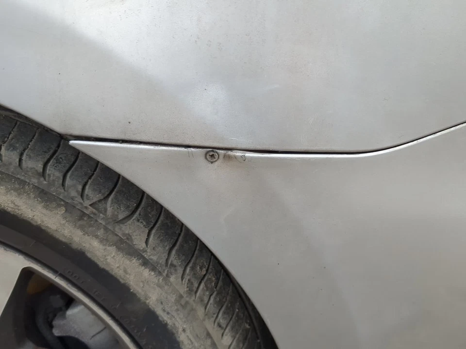 TOYOTA AVENSIS 2011-2018 REAR BUMPER SILVER - Image 3 of 4