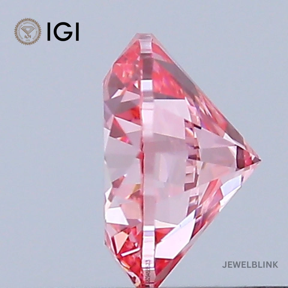 IGI Certified 0.50 Carat Fancy Vivid Pink VS2 Round Cut CVD Lab Grown Diamond - Image 2 of 4