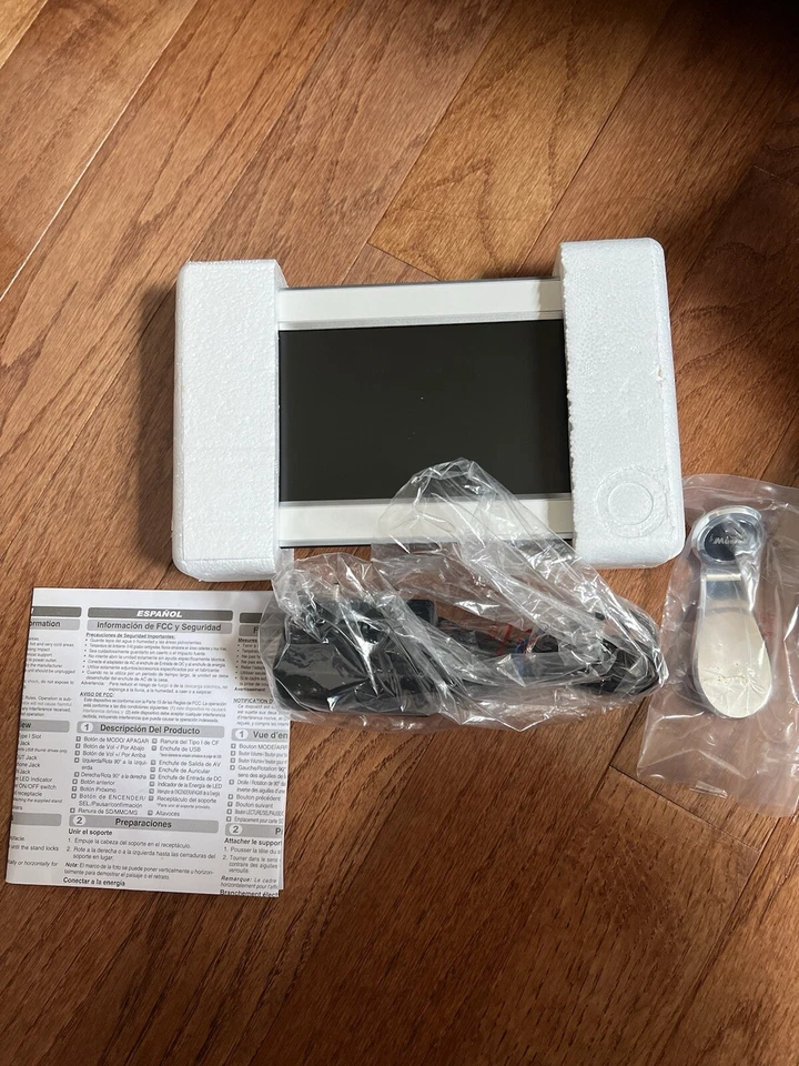 Mustek PF-A700B 7 Inch Digital Photo Frame Pre-Owned - Image 2 of 4