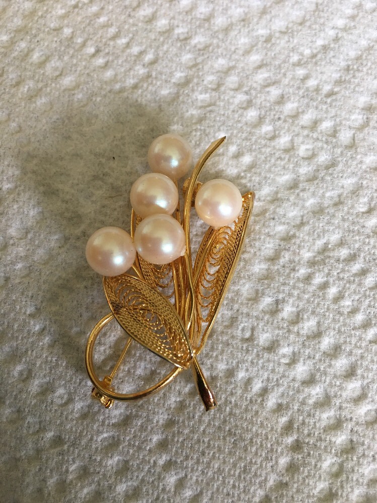 Vintage 2-1/4” Gold Tone Faux Pearl Pin Brooch Costume